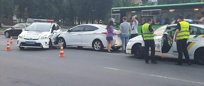 Як необхідно діяти в разі ДТП і чому на місце аварії важливо викликати адвоката?